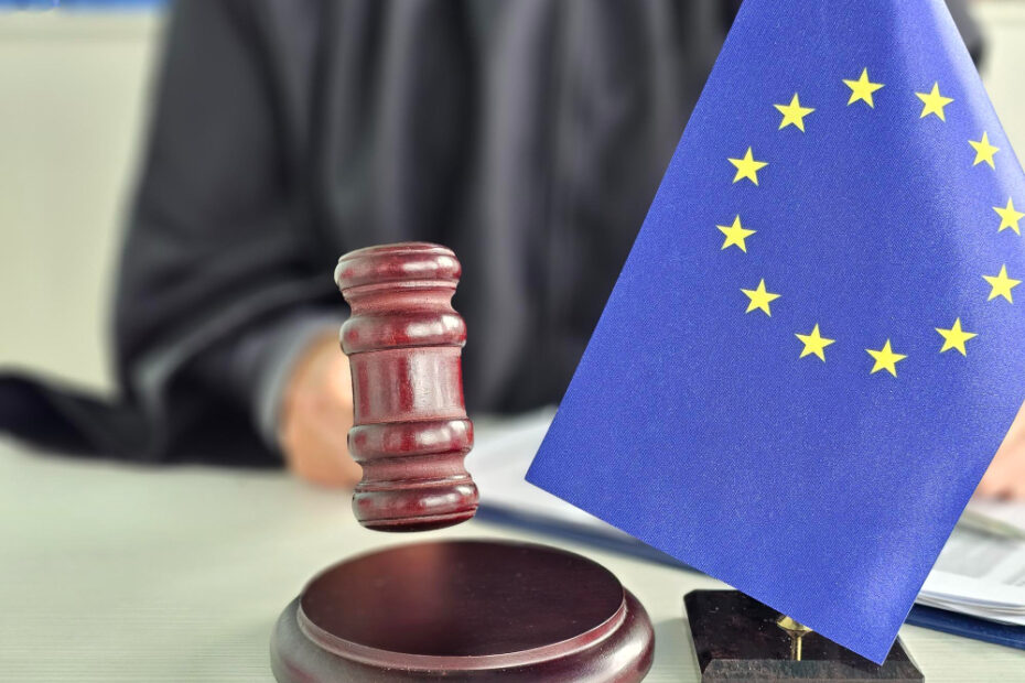 Aesthetic picture reflecting on law and justice