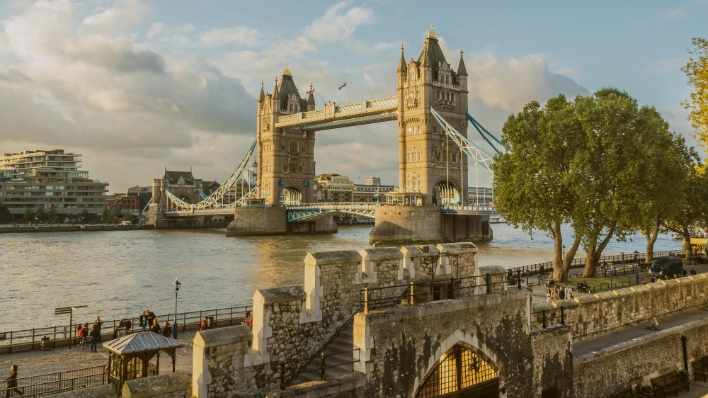 Picture of the Tower Bridge at a sunset for further leave to remain visa