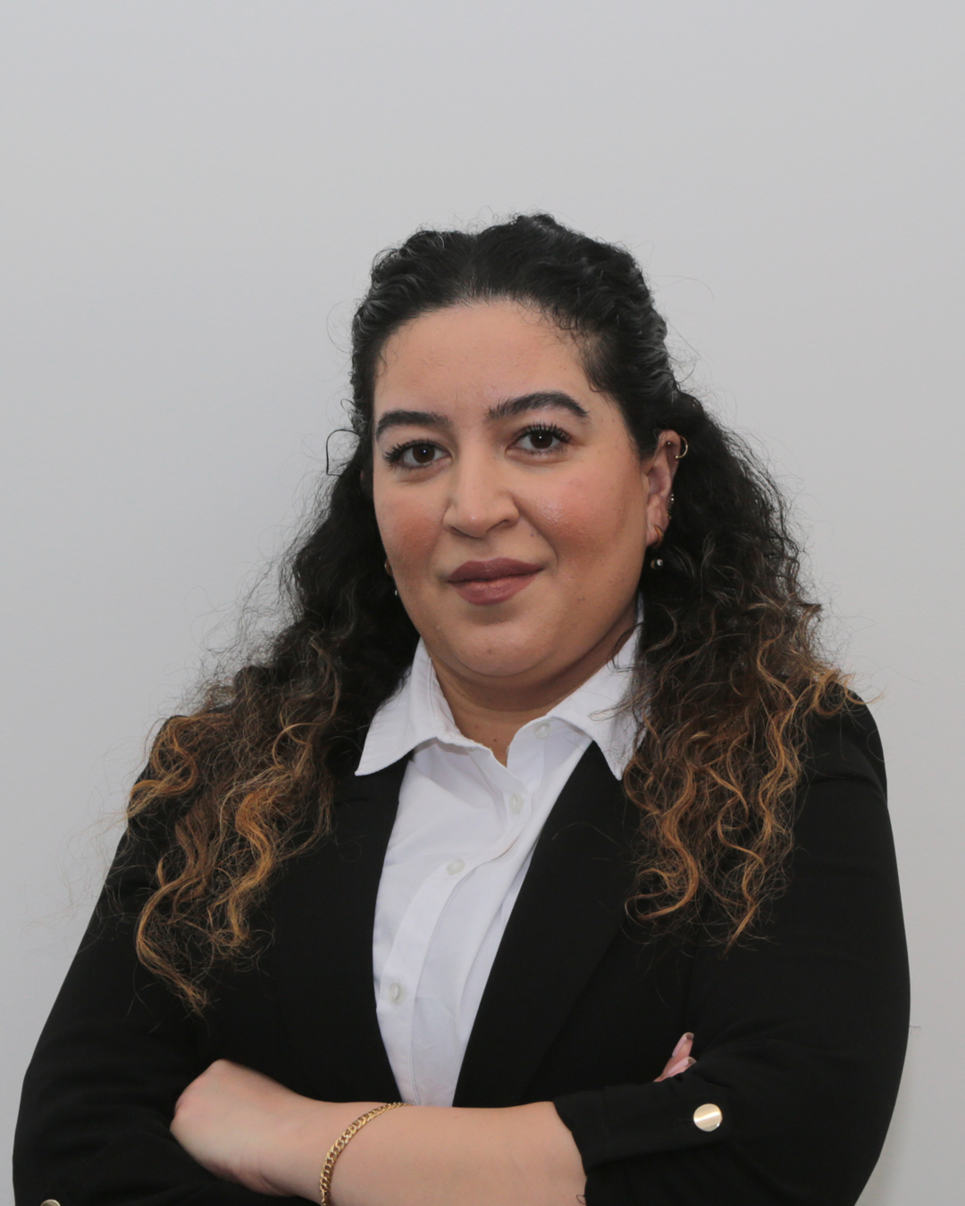 Cansu Yuzudik, Legal Resepsionist at Advantage Solicitors professional headshot