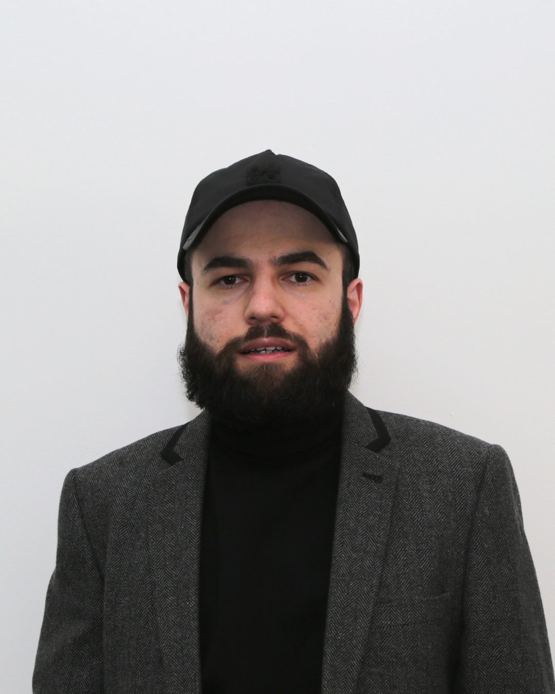 Hussain Kaya, Legal Case Handler at Advantage Solicitors professional headshot