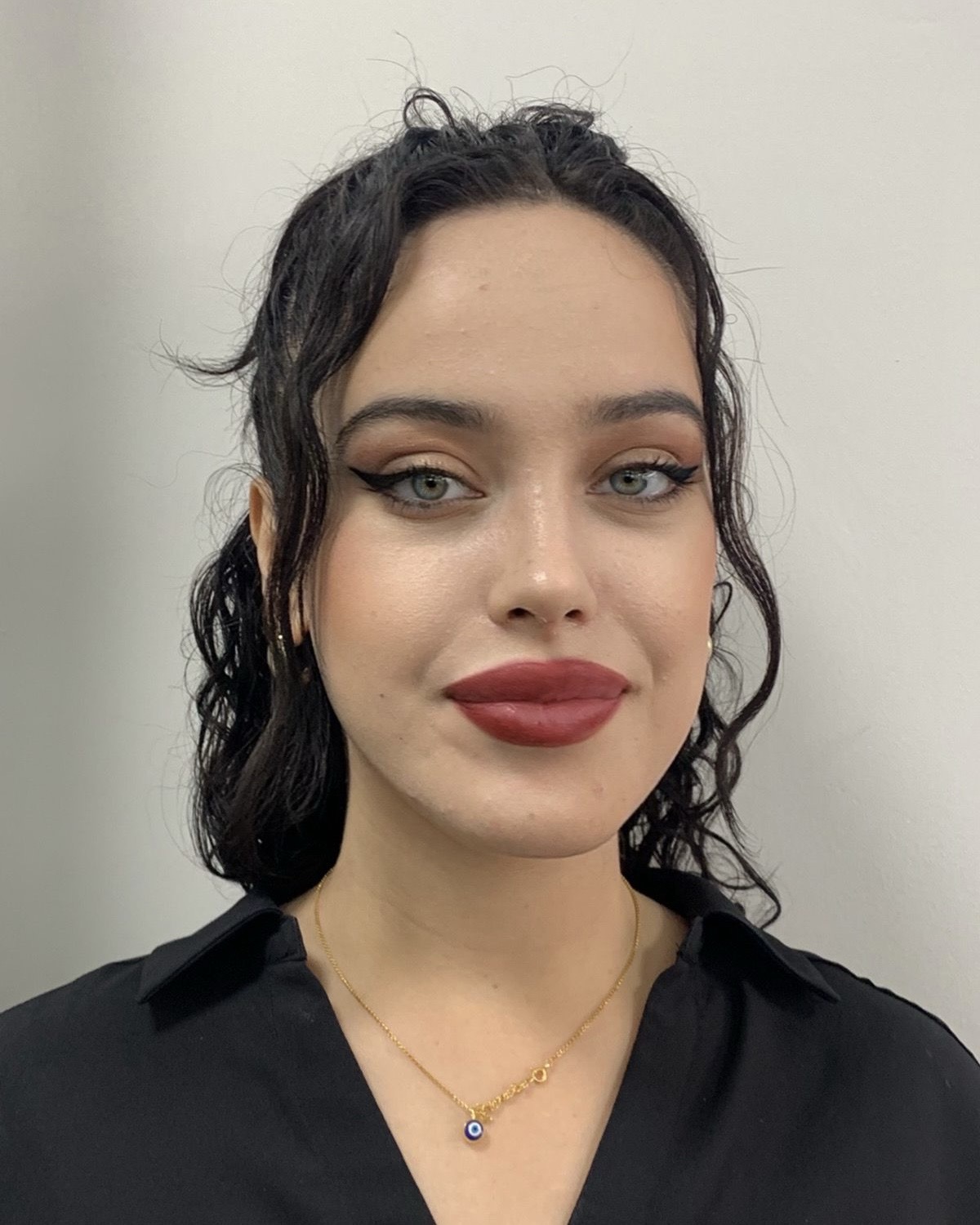 Rojin Kizil, Paralegal at Advantage Solicitors professional headshot