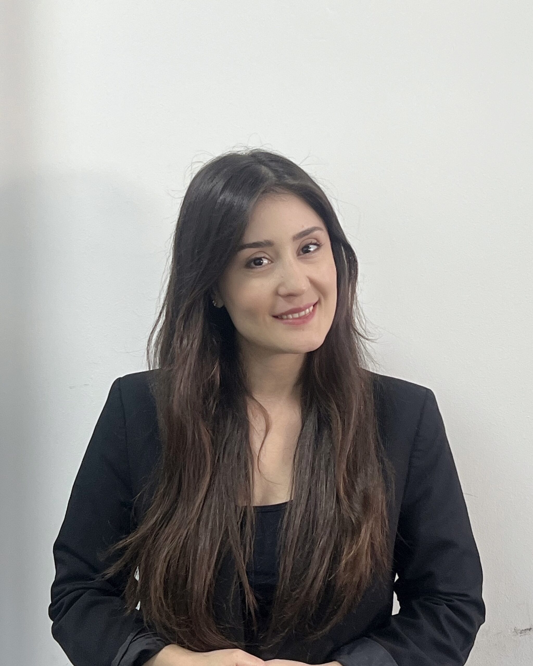 Bahar DIlegelen, paralegal at Advantage Solicitors professional headshot