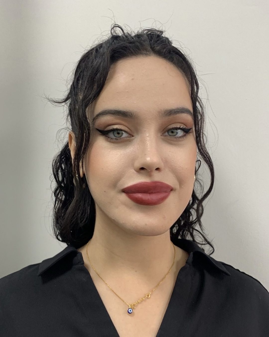 Rojin Kizil Photo Rojin Kizil, Paralegal at Advantage Solicitors professional headshot