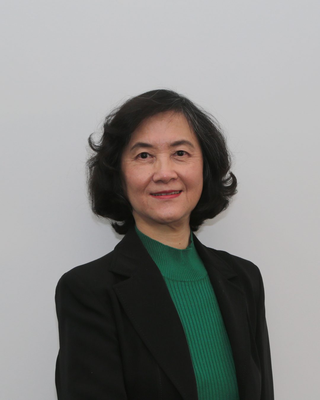 Yiyin Lin Photo Yiyin Lin, account manager at Advantage Solicitors professional headshot